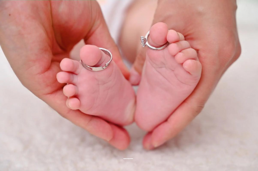 伊犁孕妇两个月肚子疼