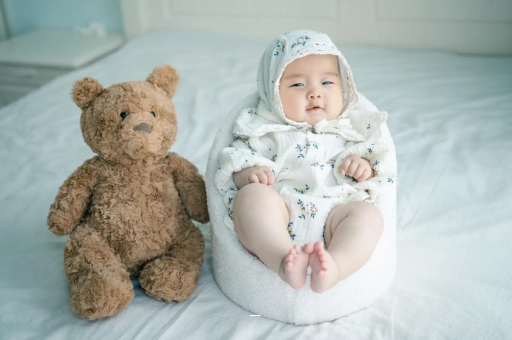 伊犁宝宝多大可以喝纯牛奶